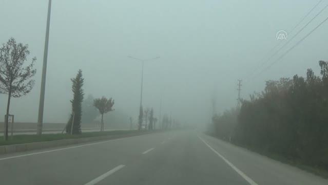 Etkili olan sis nedeniyle sürücüler zorlanıyor