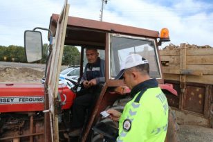 Tokat-Sivas kara yolunda pancar taşıyan traktörler denetlendi