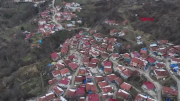 TOKAT’ın Günebakan köyünde meydana gelen heyelanlar sonucu köy ikiye ayrıldı