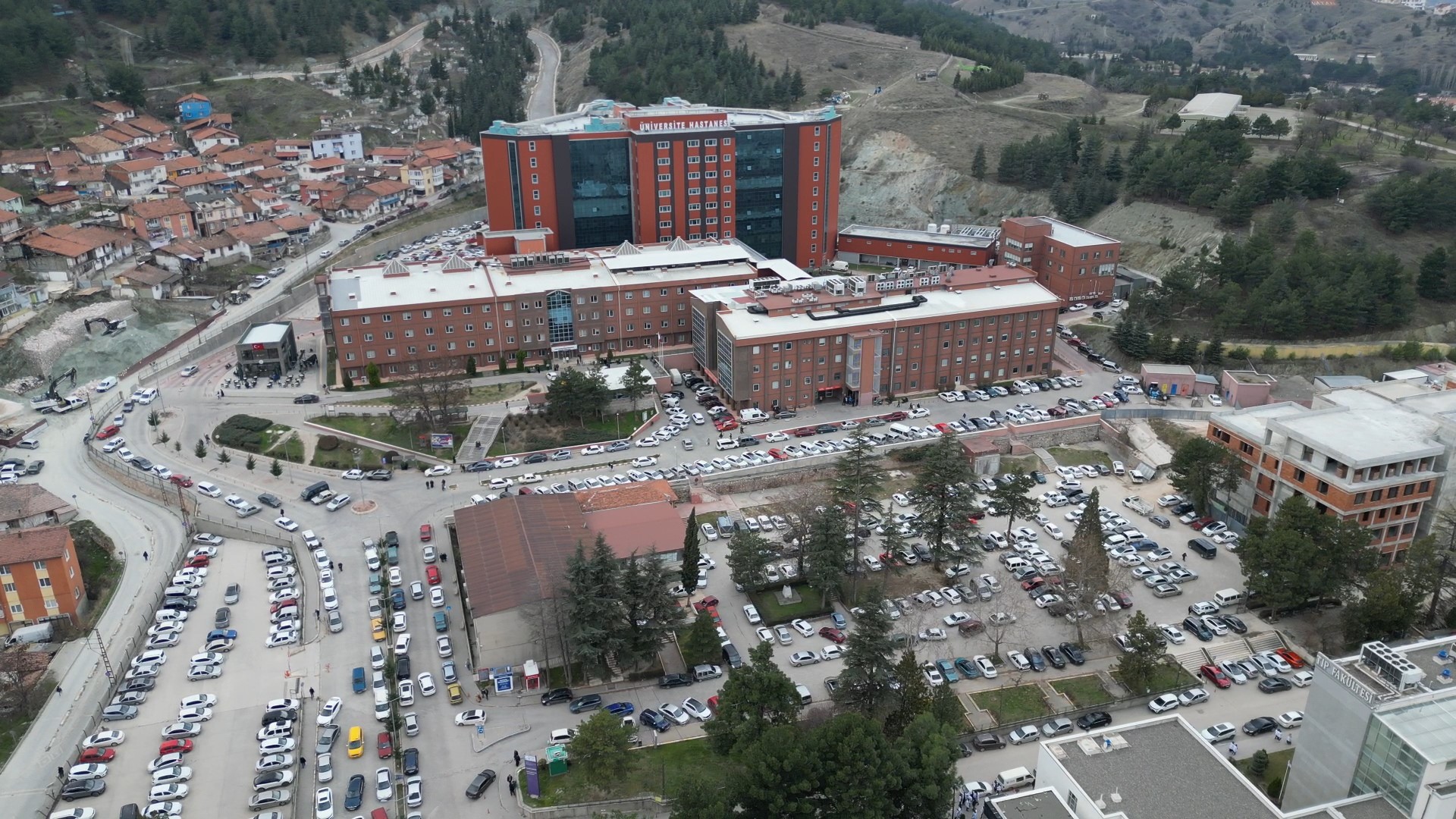 Tokat’ta Tıp Fakültesi’nde Tayini Çıkmış Doktor ile Profesör Arasında Tartışma ve Kavga