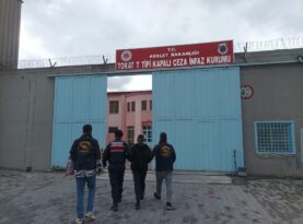 Tokat’ta Jandarmadan Operasyon: İki Aranan Şüpheli Yakalandı