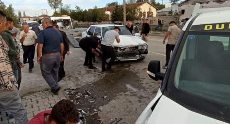 Tokat’ta kamyonetle otomobil kafa kafaya çarpıştı: 1 ölü