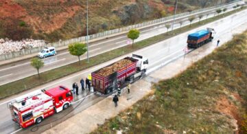 Tokat’ta aşırı yük tırın lastiklerini tutuşturdu