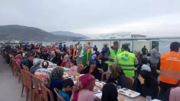 Gölbaşı Belediyesi’nden Depremzedelere İftar Yemeği