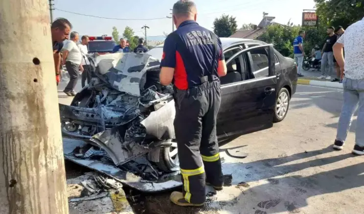 Tokat’ta Otomobil Beton Direğe Çarptı: Sürücü Yaralandı