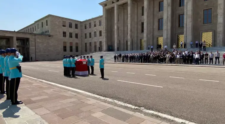 Metin Somuncu İçin TBMM’de Tören Düzenlendi
