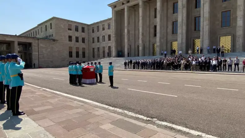 Metin Somuncu İçin TBMM’de Tören Düzenlendi
