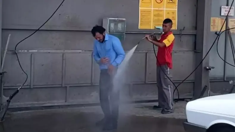 Tokat’ta Sıcaklardan Kaçış: Oto Yıkama Duşu